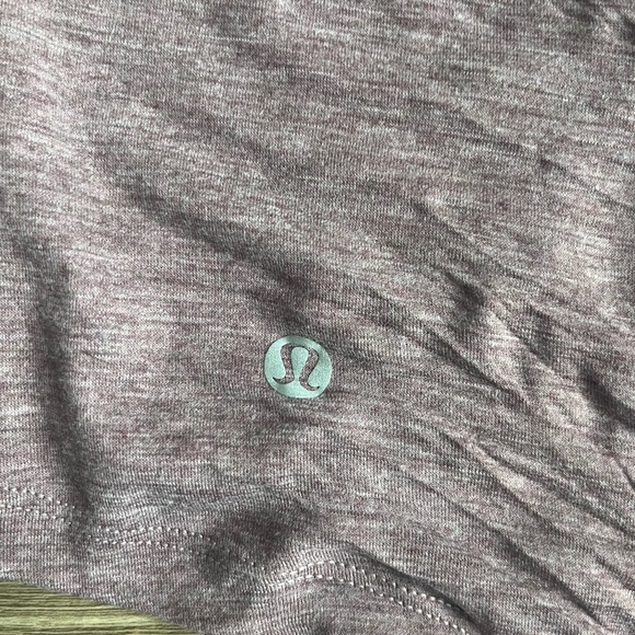 Lululemon tee with open back - Picture 5 of 5